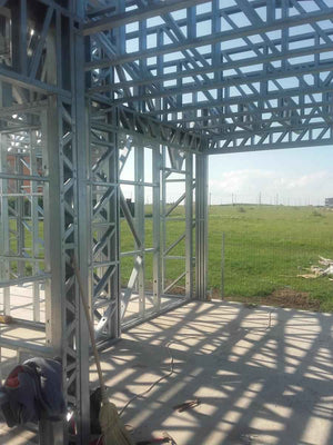 Montaj structura metalica usoara proiect casa 250 mp thumbnail