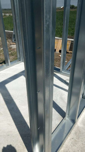 Montaj structura metalica pentru proiect de casa in Domnesti thumbnail
