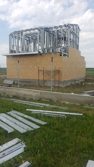 Montaj structura metalica pentru proiect de casa in Domnesti thumbnail