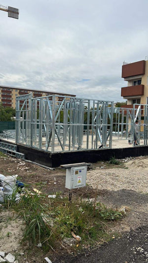 Montaj parter structura metalica usoara proiect de casa P+1E thumbnail
