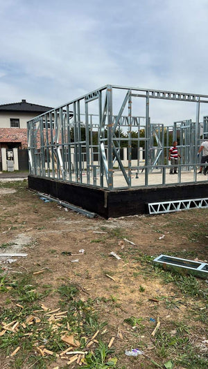 Montaj parter structura metalica usoara proiect de casa P+1E thumbnail