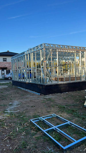 Montaj parter structura metalica usoara proiect de casa P+1E thumbnail