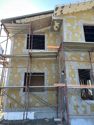 Montaj termoizolatie exterioara pe pereti fatada casa metalica thumbnail