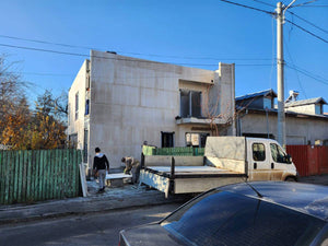 Pereti exteriori casa metalica placati cu fibrociment in santier thumbnail