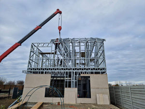 Placare exterioara casa pe structura metalica cu fibrociment thumbnail