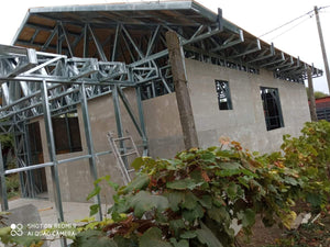 Placare exterioara din fibrociment casa metalica parter cu terasa acoperita thumbnail