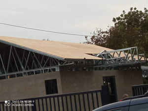 Placare exterioara din fibrociment casa metalica parter cu terasa acoperita thumbnail