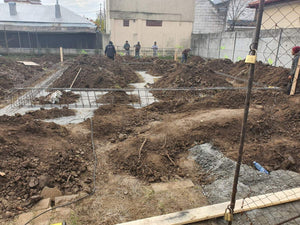 Plantare armatura si cofrare grinzi fundatie casa metalica thumbnail