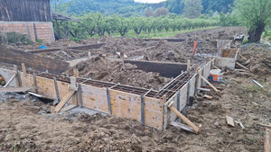 Plantare si cofraj armatura grinzi fundatie casa metalica 206 mp thumbnail