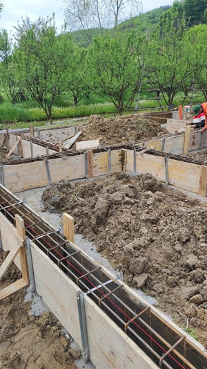 Plantare si cofraj armatura grinzi fundatie casa metalica 206 mp thumbnail
