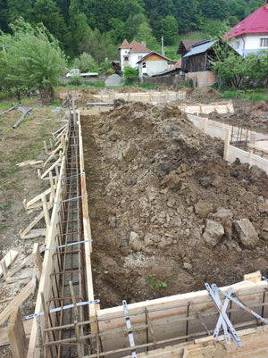 Plantare si cofraj armatura grinzi fundatie casa metalica 206 mp thumbnail