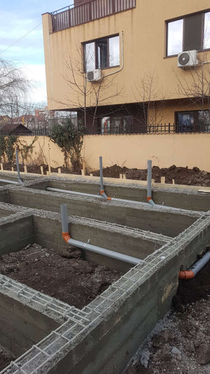 Proiect de hala metalica decofrare fundatie si montaj instalatii sanitare thumbnail