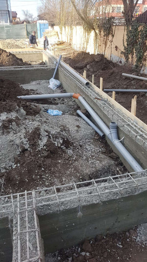 Proiect de hala metalica decofrare fundatie si montaj instalatii sanitare thumbnail