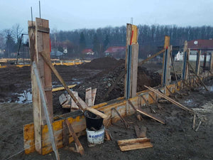 Sapatura fundatie gard din beton si lemn GA04 thumbnail