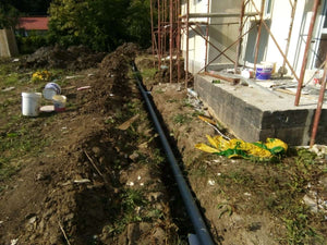 Sapatura mecanizata trasee canalizare si montaj fosa septica proiect casa Saftica thumbnail