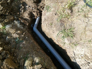 Sapatura mecanizata trasee canalizare si montaj fosa septica proiect casa Saftica thumbnail