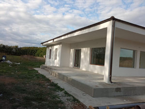 Tencuiala decorativa aplicata casa parter in constructie thumbnail