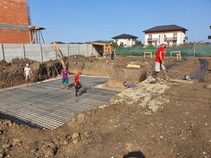 Turnare beton de egalizare si plantare fier placa de suport pardoseala thumbnail