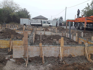 Turnare grinzi fundatie model de casa pe structura metalica de 155 mp thumbnail