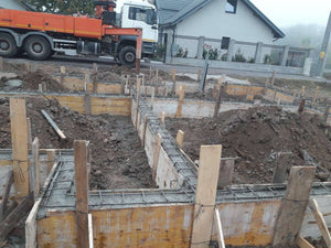 Turnare grinzi fundatie model de casa pe structura metalica de 155 mp thumbnail