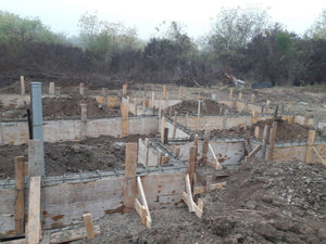 Turnare grinzi fundatie model de casa pe structura metalica de 155 mp thumbnail