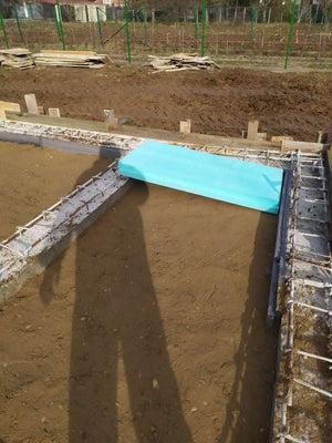 Umplerea spatiilor dintre fundatii pentru casa de 162 mp in Snagov thumbnail