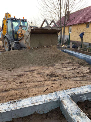 Umplerea spatiilor dintre fundatii pentru casa de 162 mp in Snagov thumbnail
