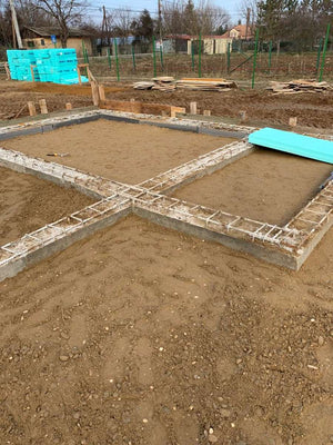 Umplerea spatiilor dintre fundatii pentru casa de 162 mp in Snagov thumbnail