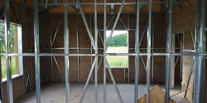 Umplutura peretilor cu vata minerala constructie casa metalica thumbnail