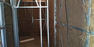 Umplutura peretilor cu vata minerala constructie casa metalica thumbnail
